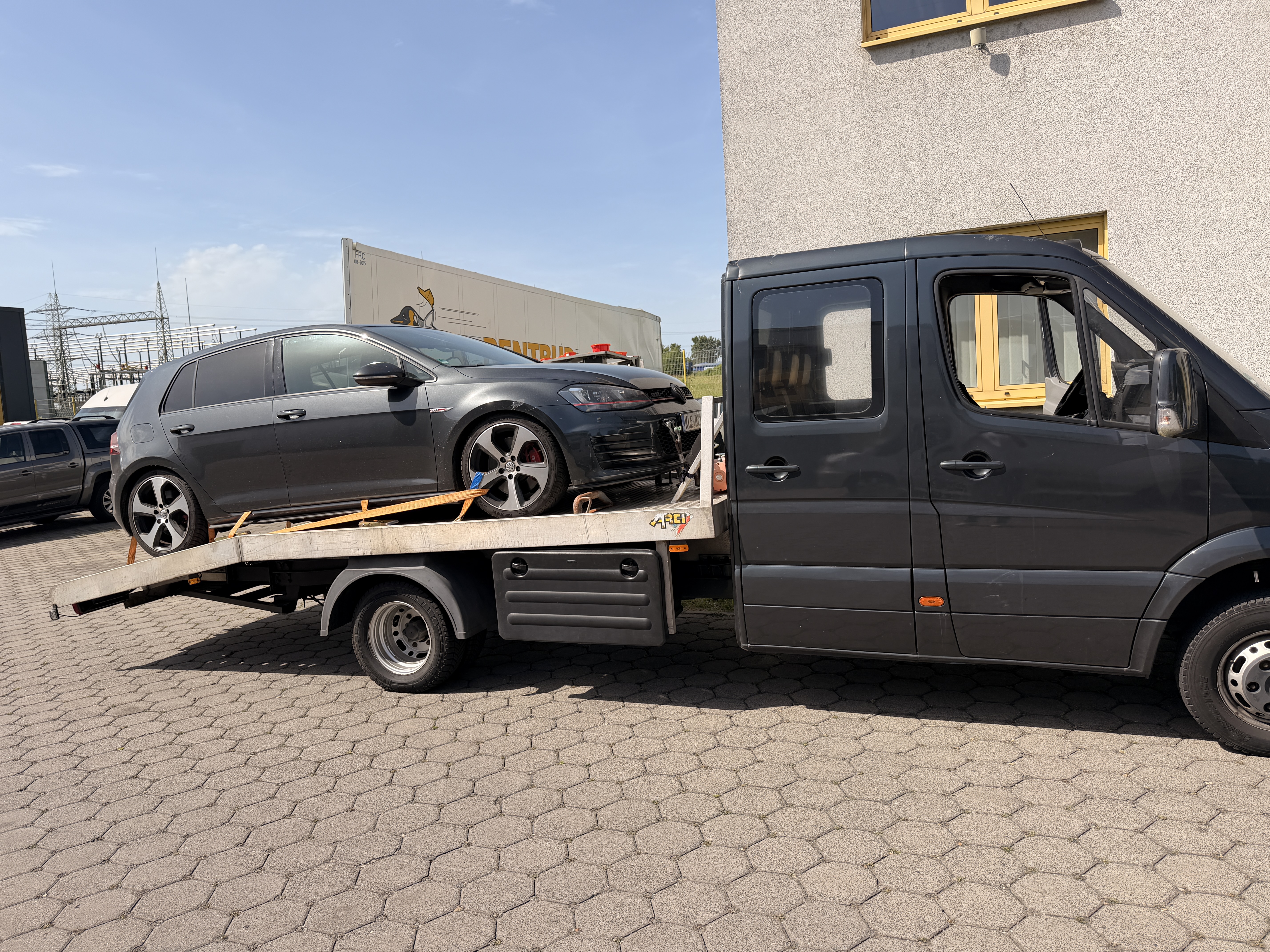 Metin Abschleppservice - Golf GTI Transport
